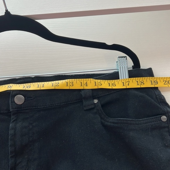 BLACK VENUS SHORTS - Picture 3 of 6